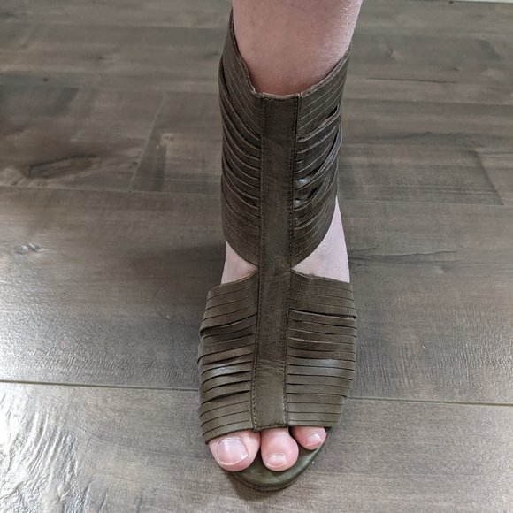 Aldo Olive Green Strappy Gladiator Wedge Sandals - Picture 8 of 9